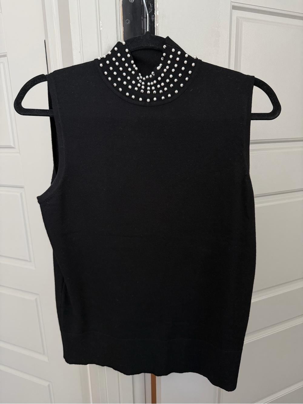 Cable & Gauge Sleeveless Mockneck Sweater